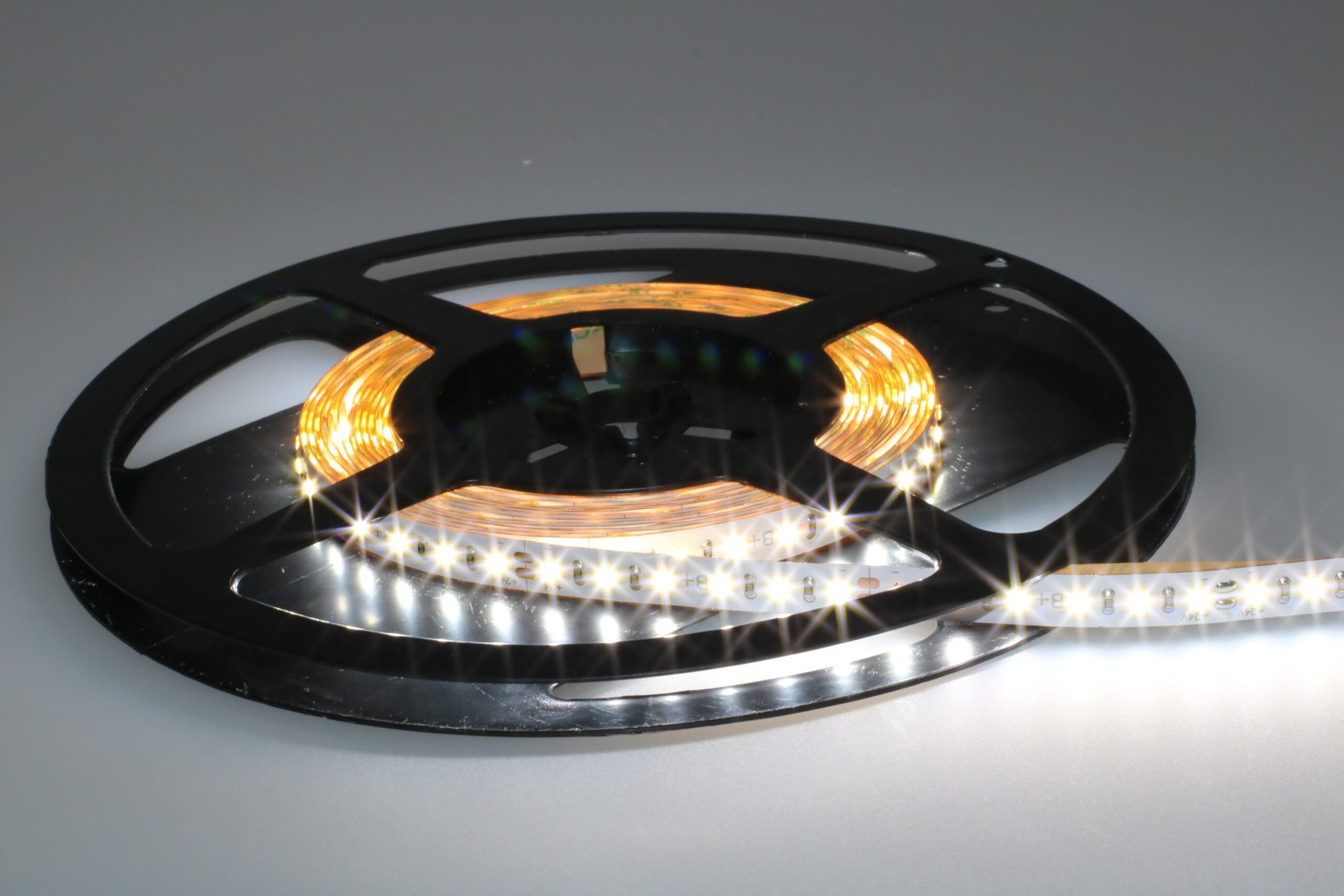 LED pás 6W, 24V, 120pcs/m - 2216 SMD, CW, IP20, šírka 8mm