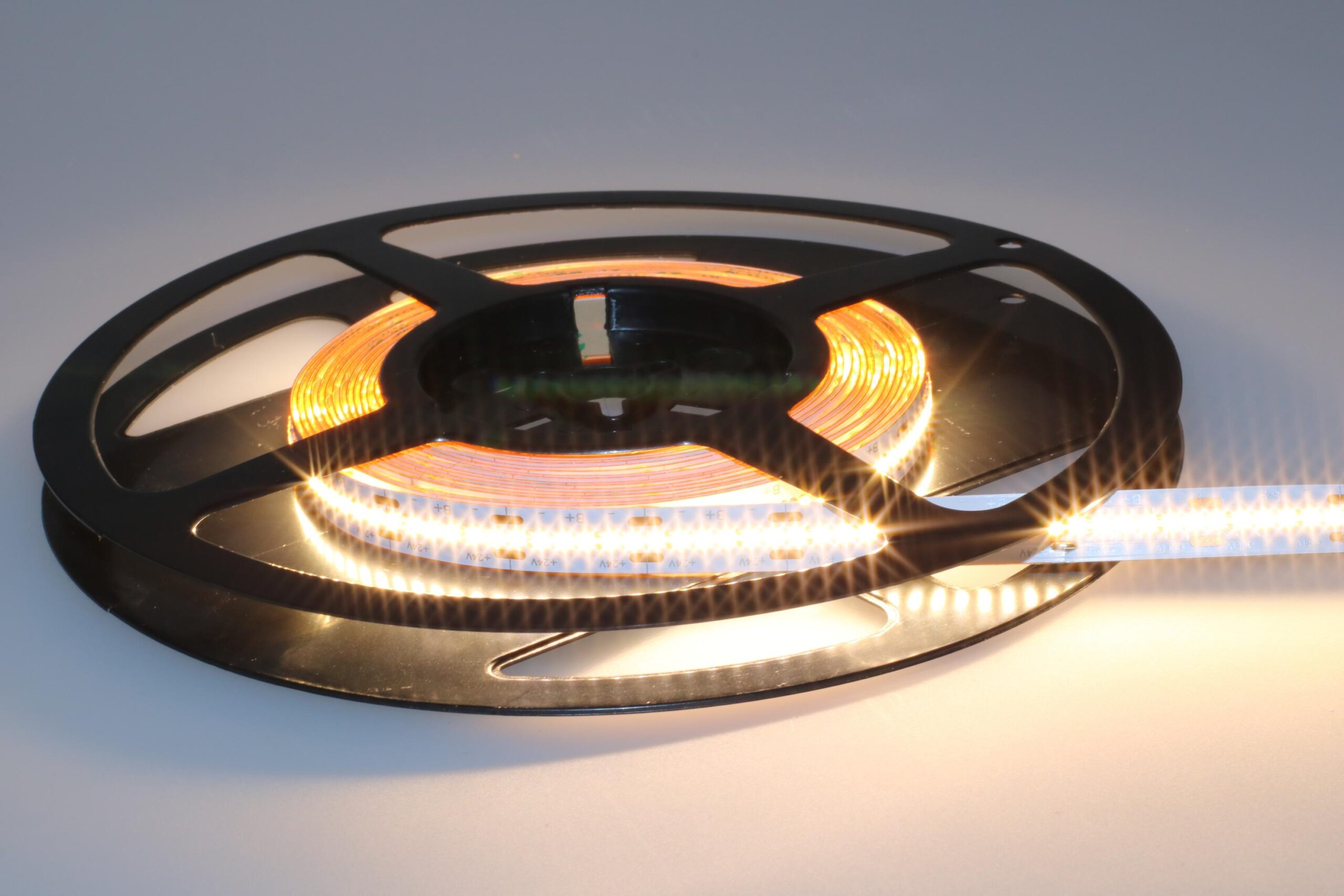 LED pás 24W, 24V, 300pcs/m - 2216 SMD, WW, IP20, šírka 10mm