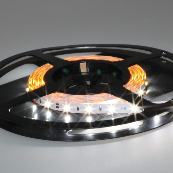 LED pás 4,8W, 24V, 60pcs/m - 2216 SMD, CW, IP20, šírka 8mm