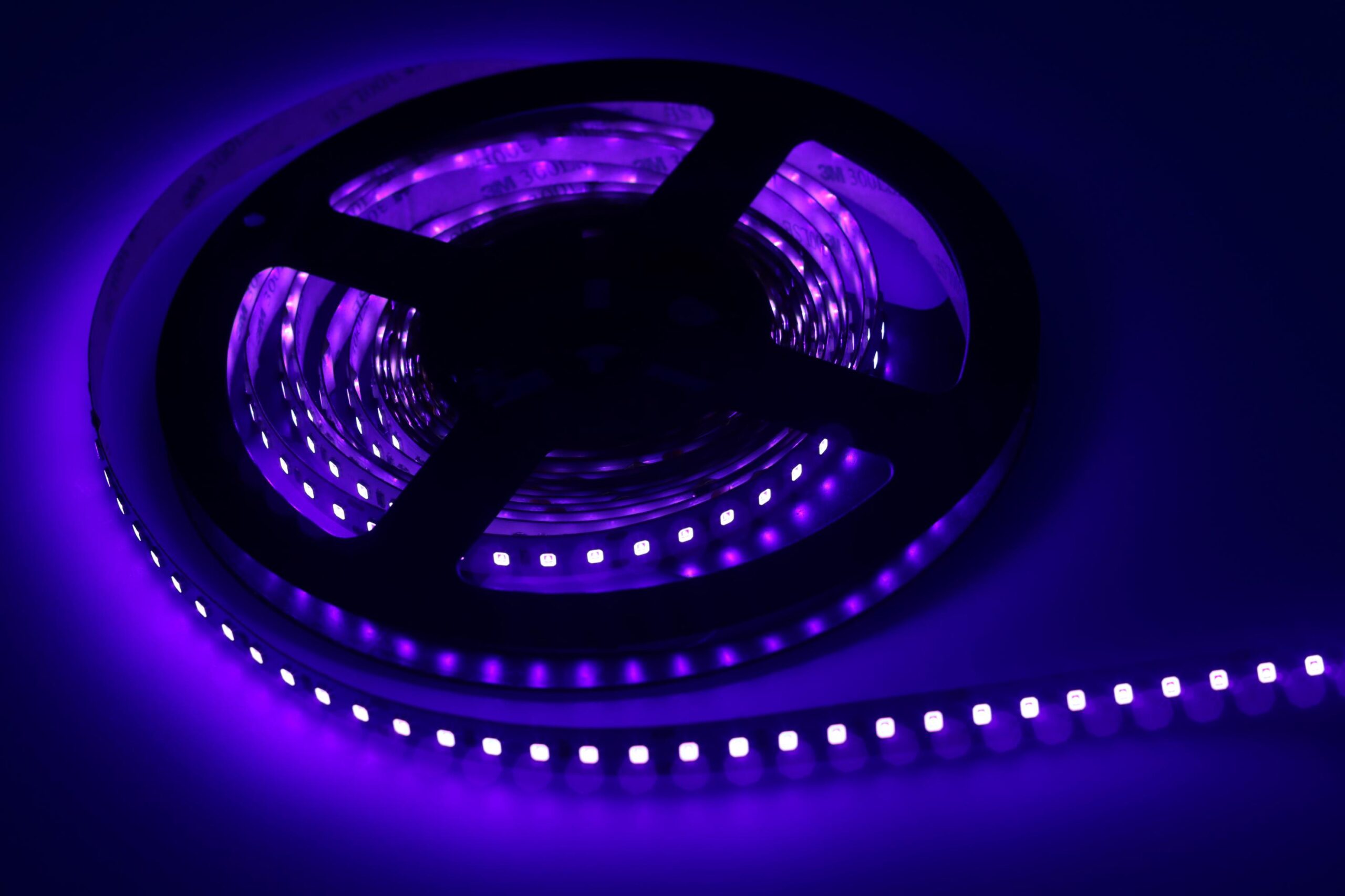LED pás 21W, 24V, 120pcs/m - 2835 SMD, UV, IP20, šírka 10mm